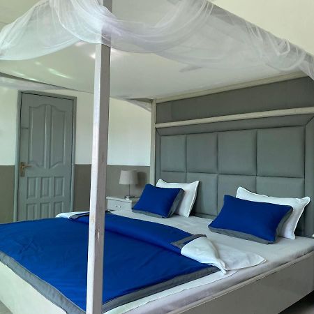 Pelican Residence Fajara ภายนอก รูปภาพ