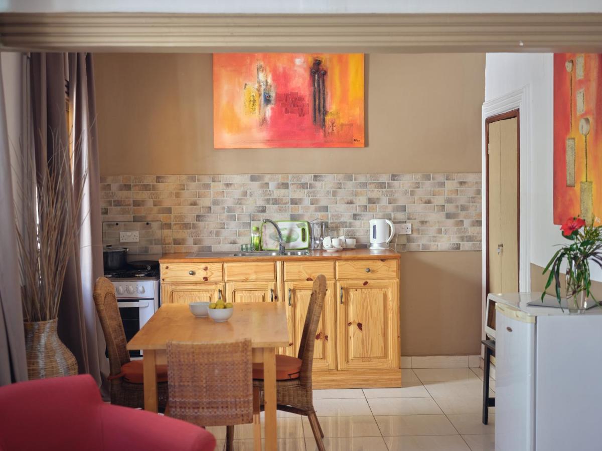 Pelican Residence Fajara ภายนอก รูปภาพ