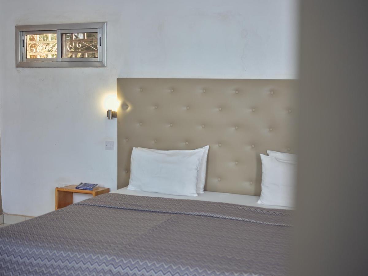 Pelican Residence Fajara ภายนอก รูปภาพ