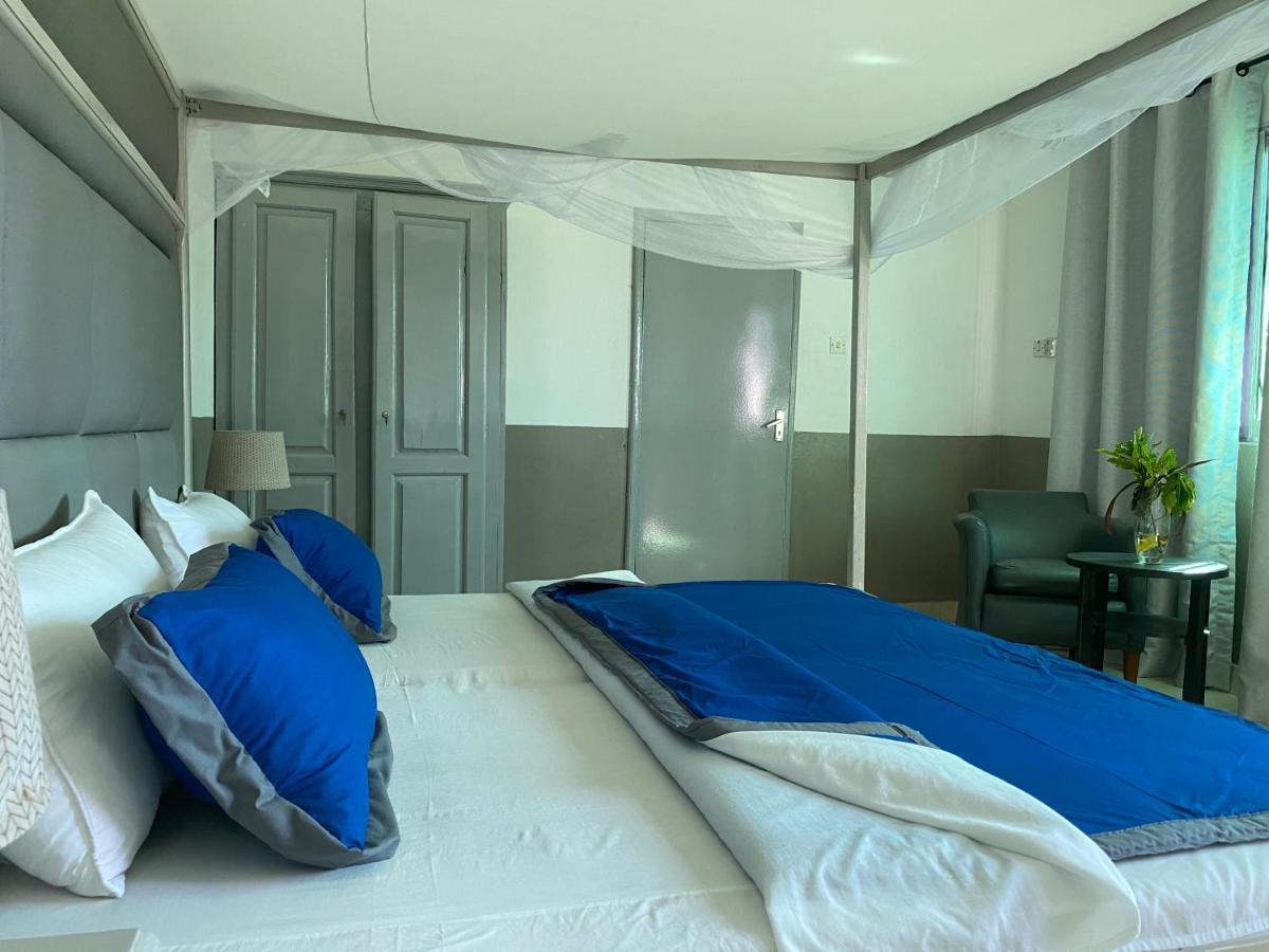Pelican Residence Fajara ภายนอก รูปภาพ