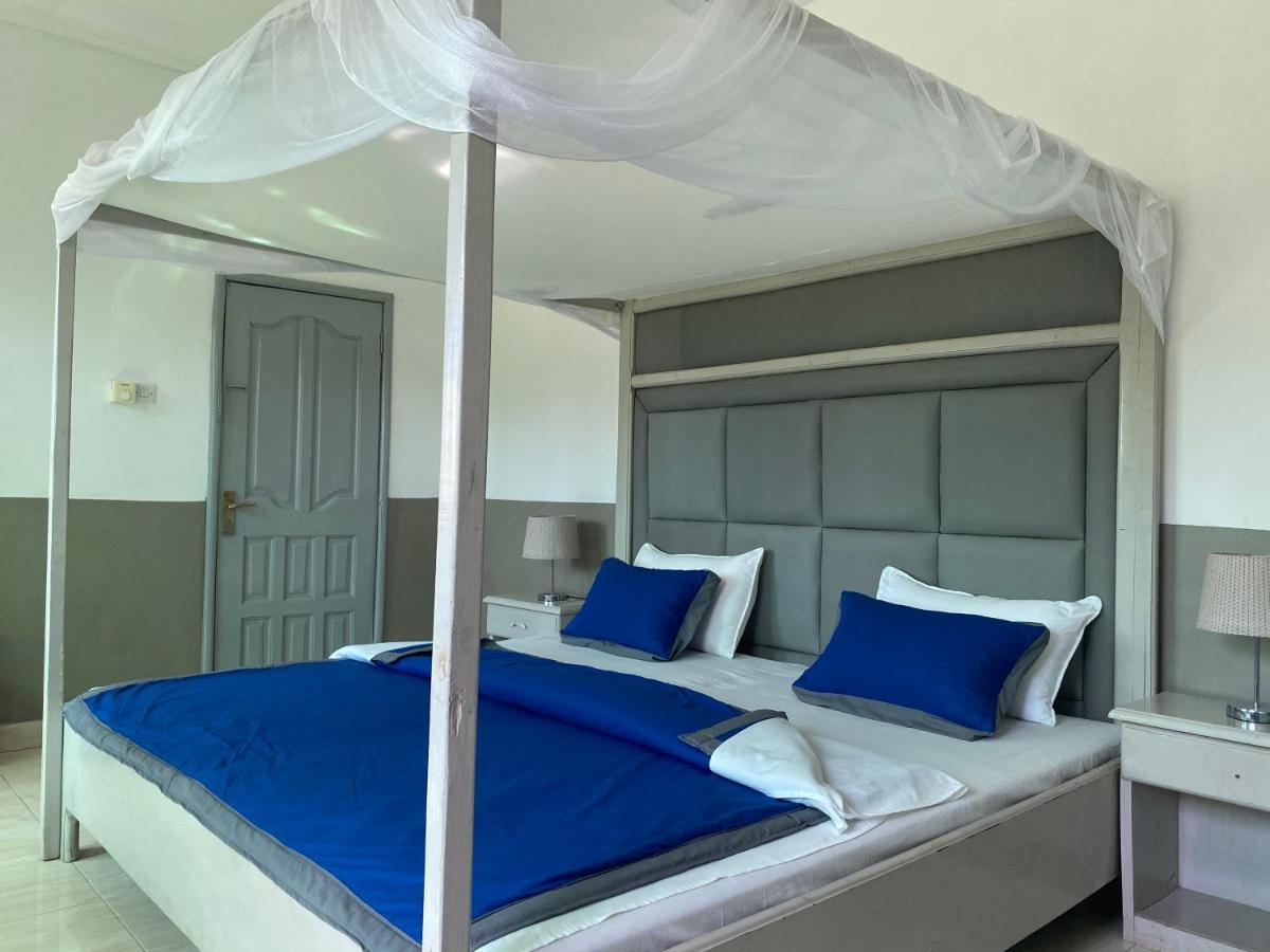 Pelican Residence Fajara ภายนอก รูปภาพ