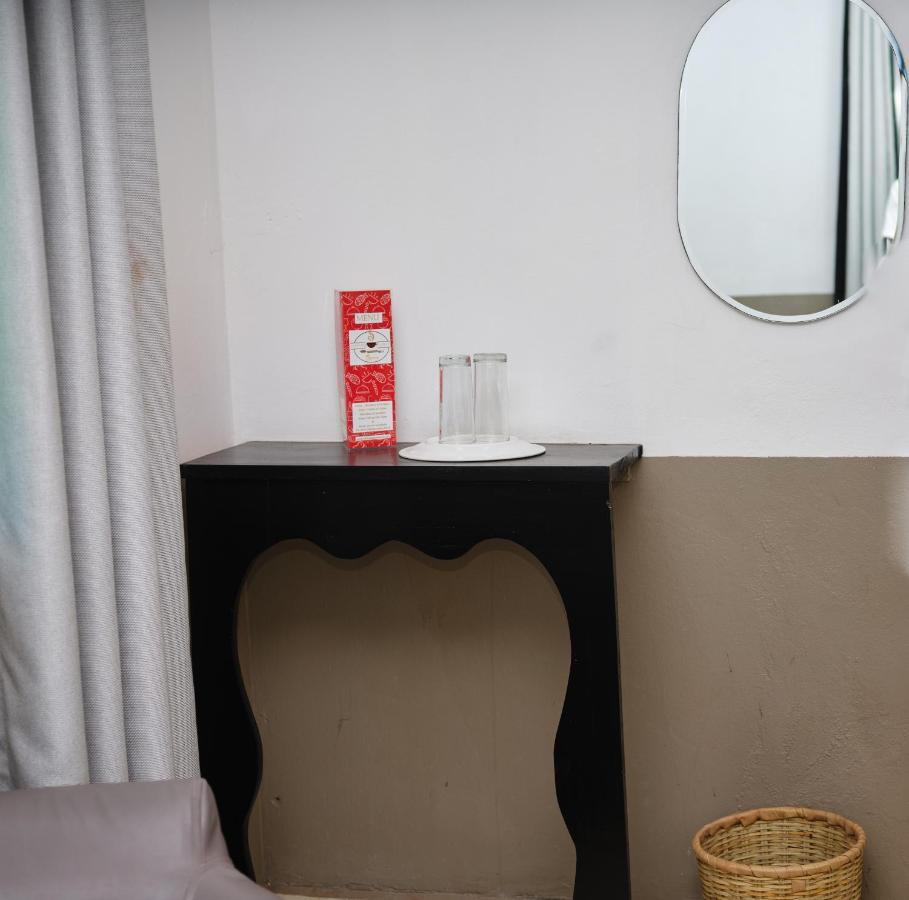 Pelican Residence Fajara ภายนอก รูปภาพ