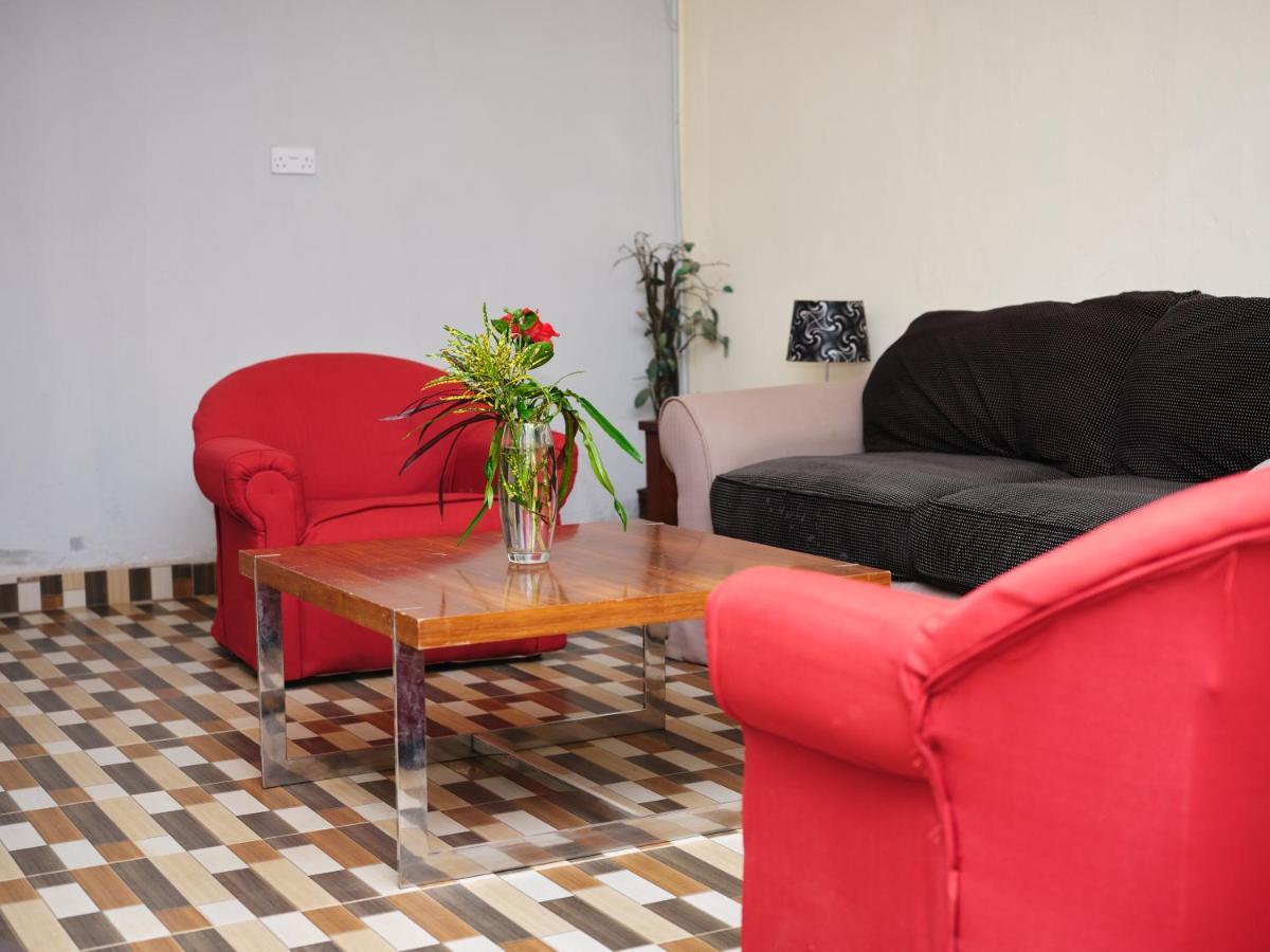 Pelican Residence Fajara ภายนอก รูปภาพ