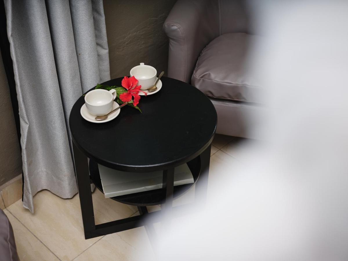 Pelican Residence Fajara ภายนอก รูปภาพ