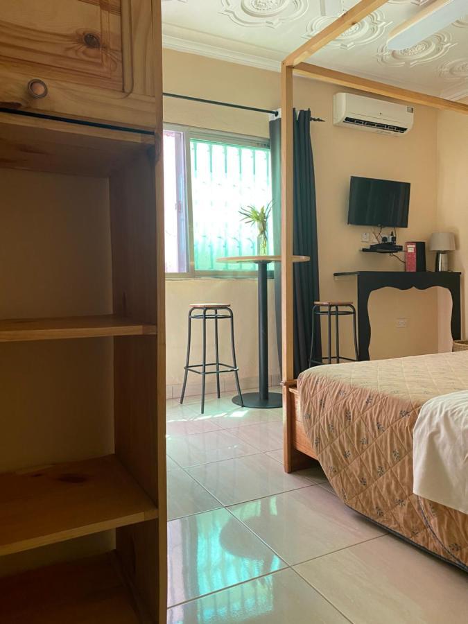 Pelican Residence Fajara ภายนอก รูปภาพ