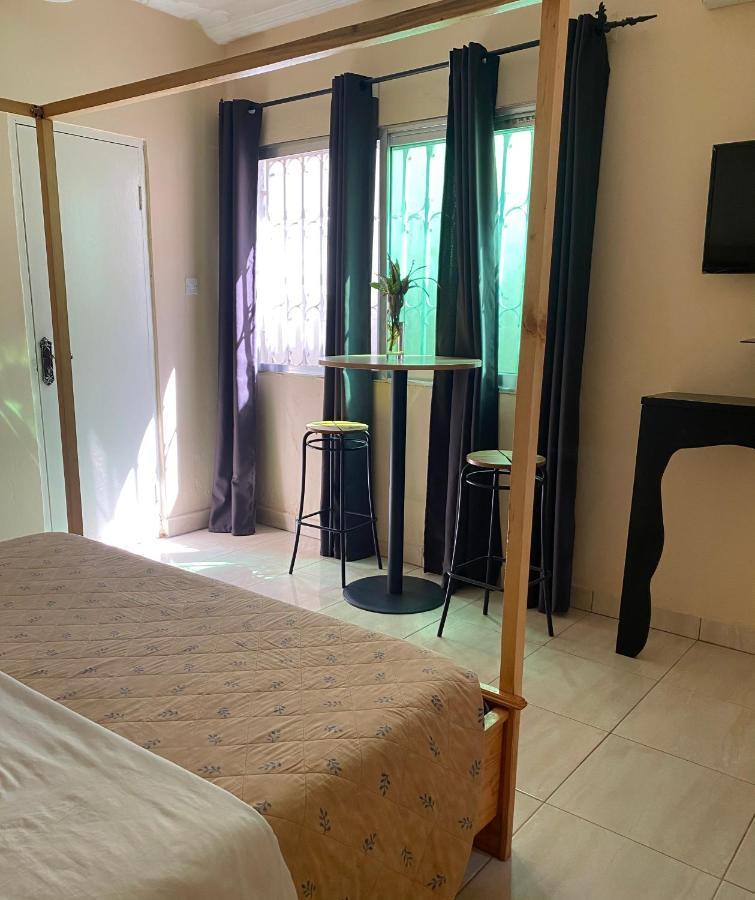 Pelican Residence Fajara ภายนอก รูปภาพ