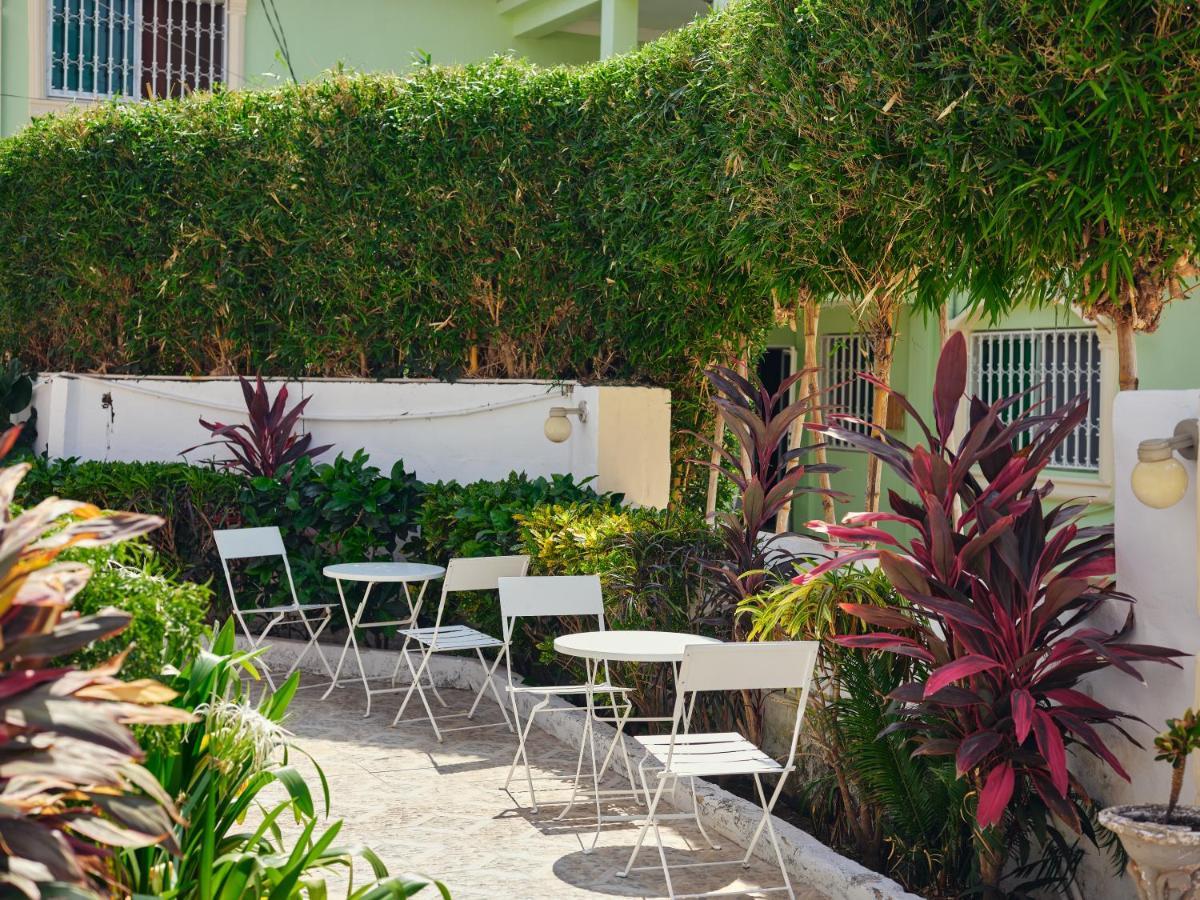 Pelican Residence Fajara ภายนอก รูปภาพ