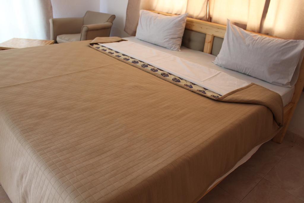 Pelican Residence Fajara ภายนอก รูปภาพ