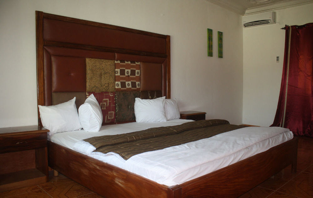 Pelican Residence Fajara ภายนอก รูปภาพ