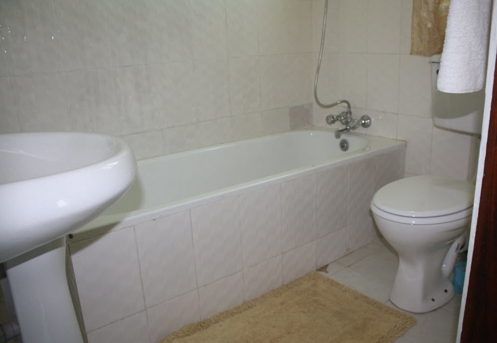 Pelican Residence Fajara ภายนอก รูปภาพ