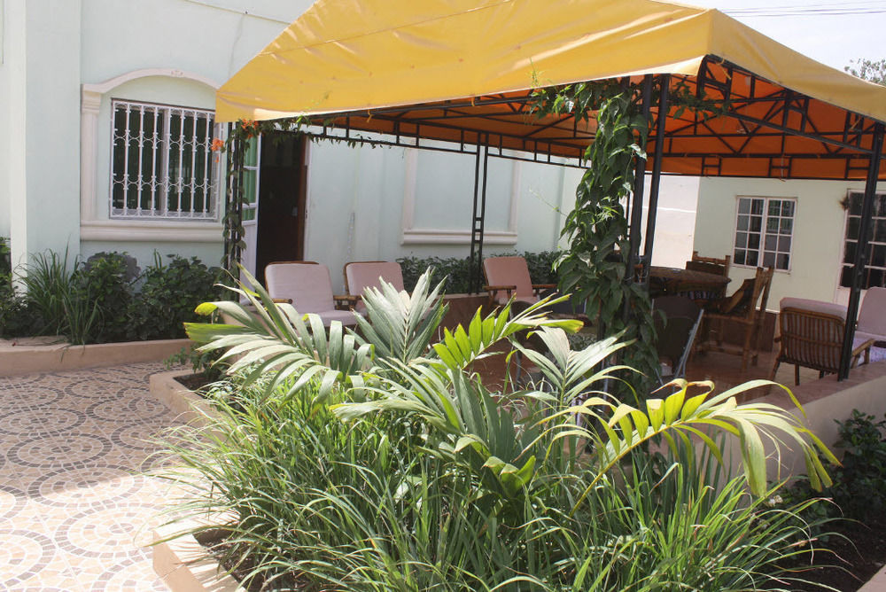 Pelican Residence Fajara ภายนอก รูปภาพ