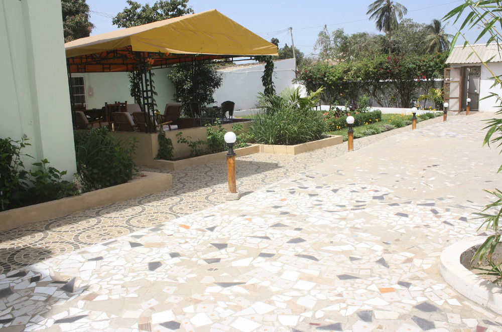 Pelican Residence Fajara ภายนอก รูปภาพ